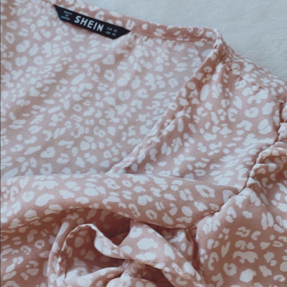 ⚡️ruffle top⚡️ - Picture 2 of 2